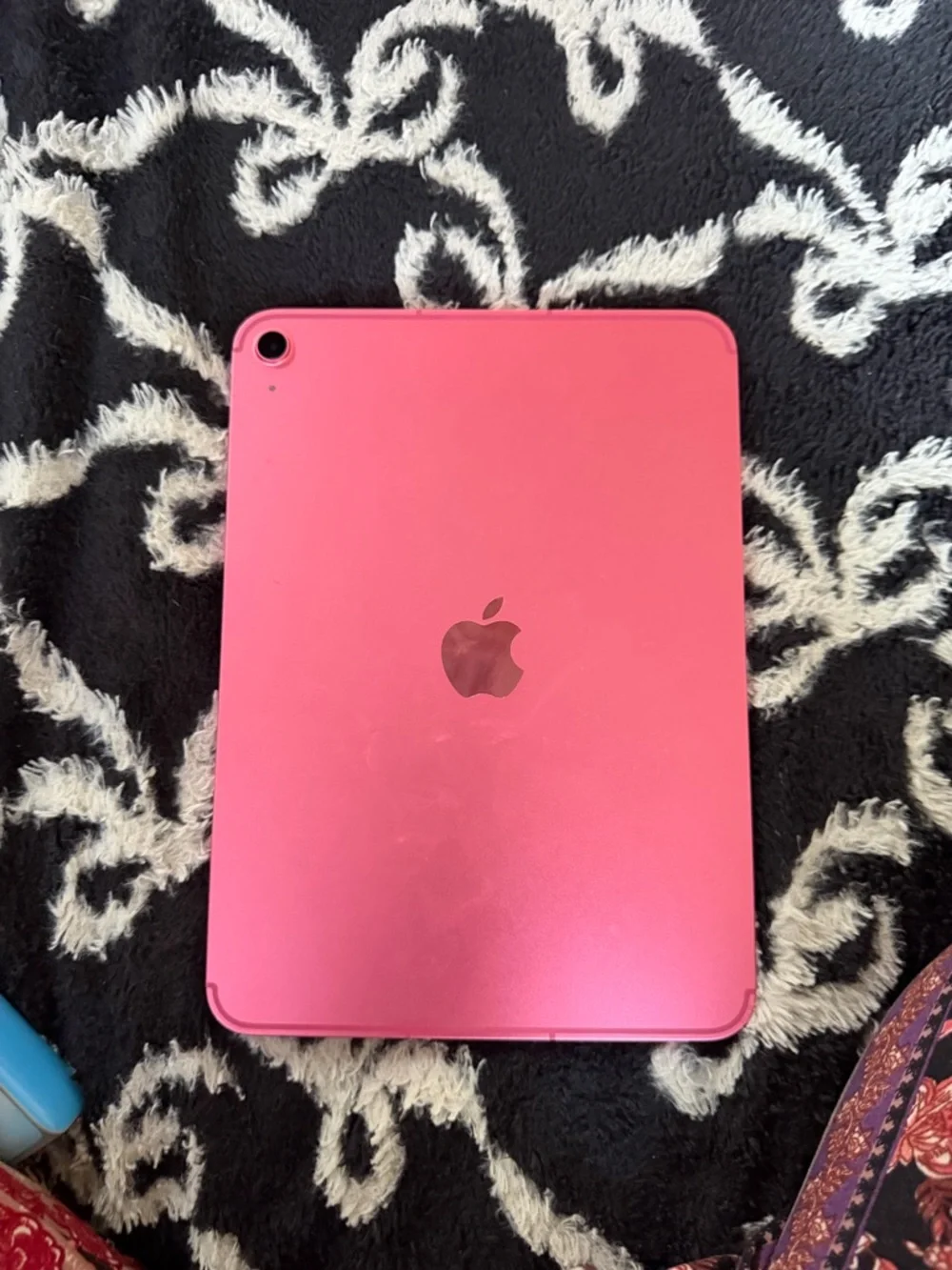 Apple iPad - Hot Pink Aluminum Back